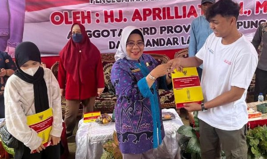 Anggota-DPRD-Lampung-Aprilliati-Sosialisasi-Peraturan-Daerah