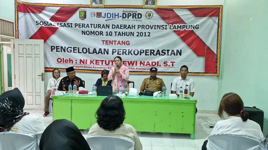 Ni-Ketut-Dewi-Nadi-Sosialisasi-Perda-Pengelolaan-Koperasi
