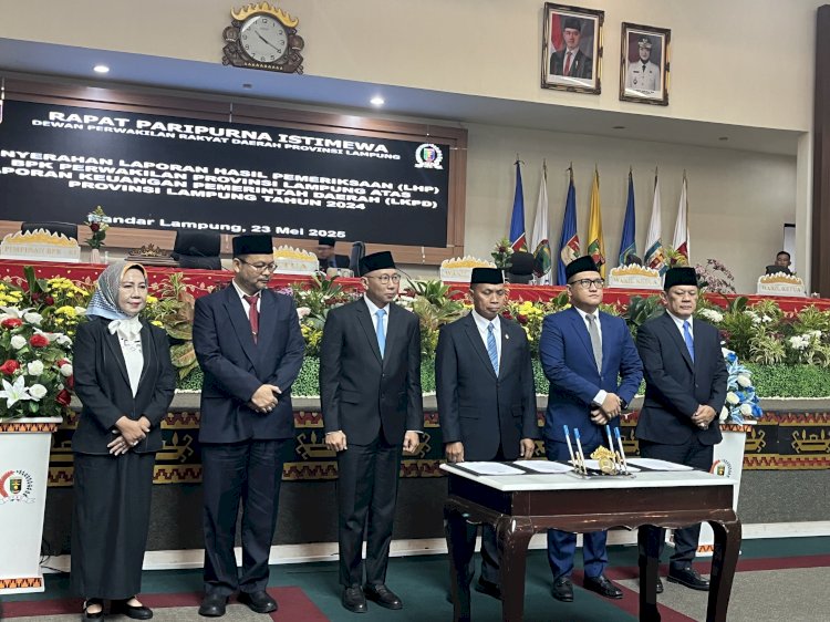 image_750x_68301b8325403